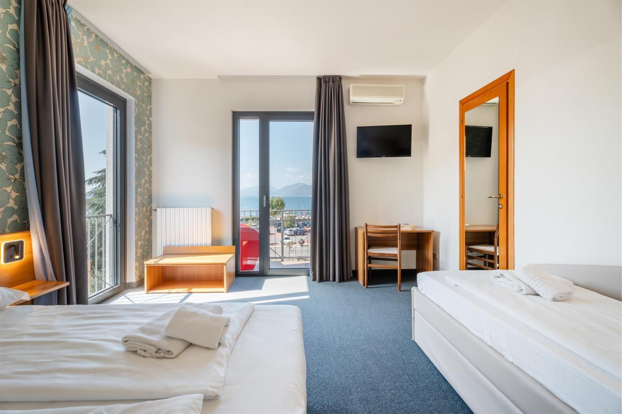 Hotel Al Castello トッリ・デル・ベーナコ エクステリア 写真