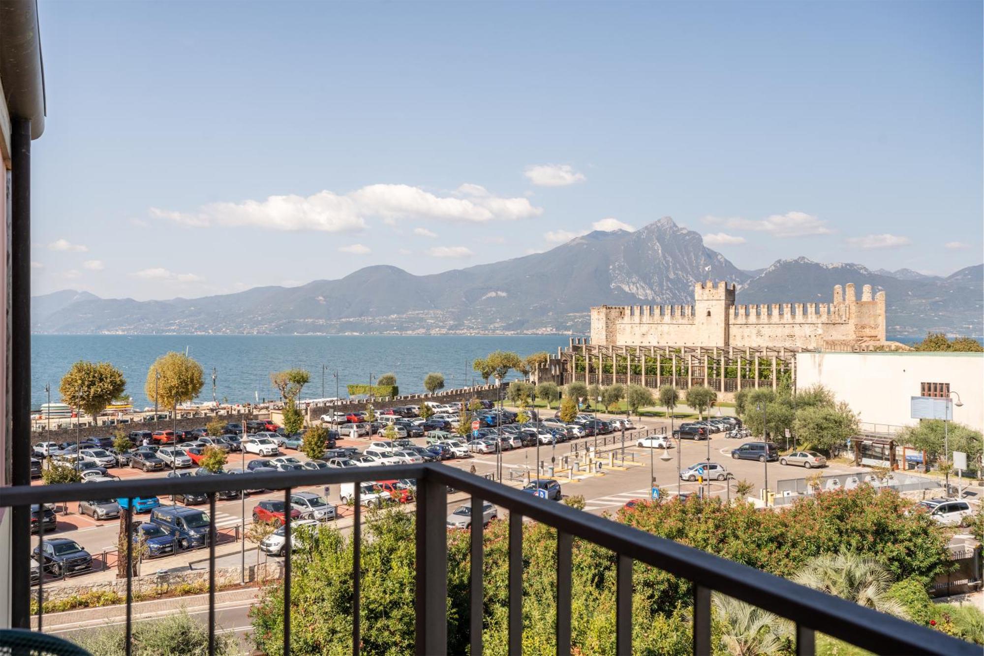Hotel Al Castello トッリ・デル・ベーナコ エクステリア 写真