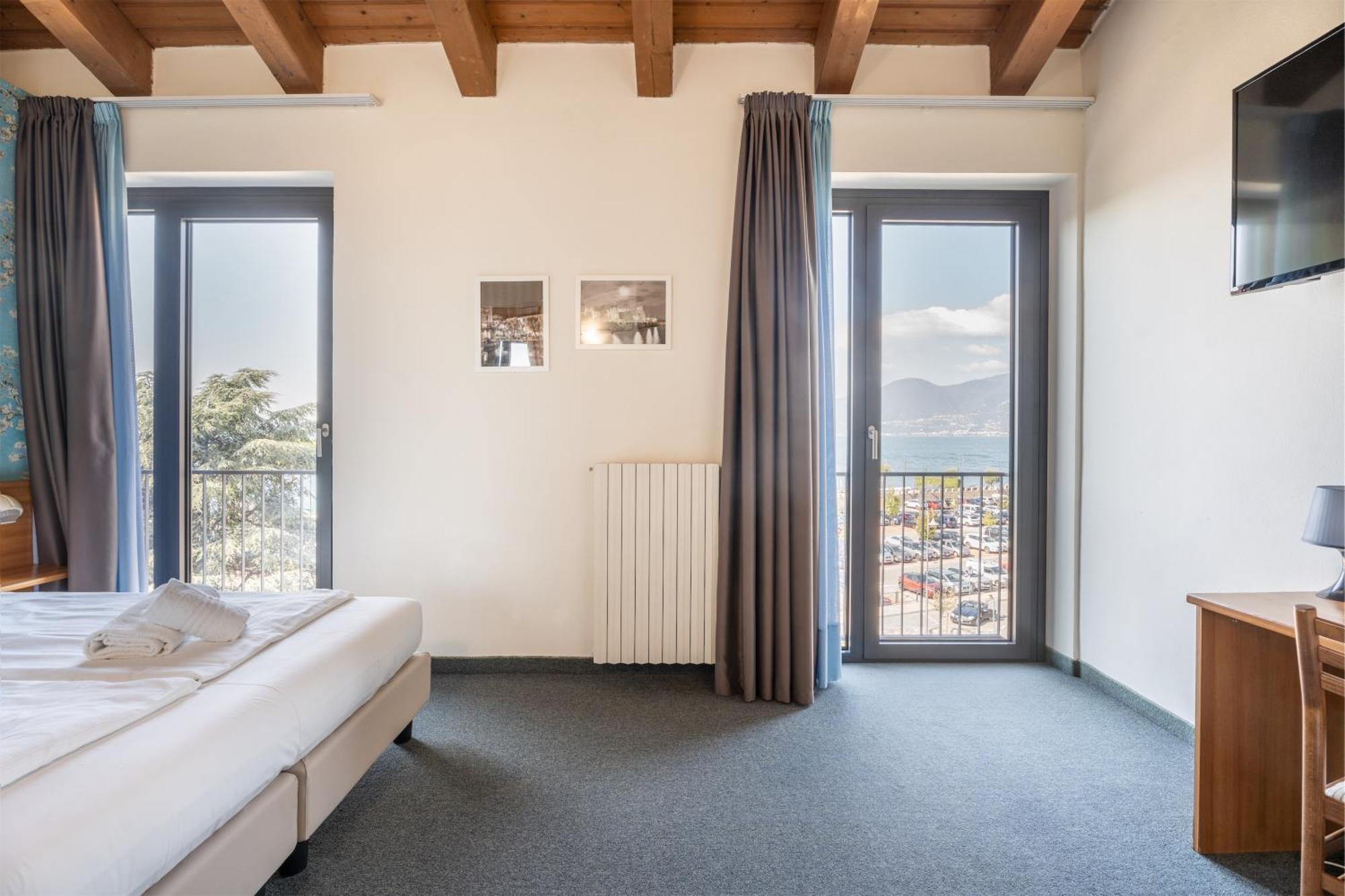 Hotel Al Castello トッリ・デル・ベーナコ エクステリア 写真