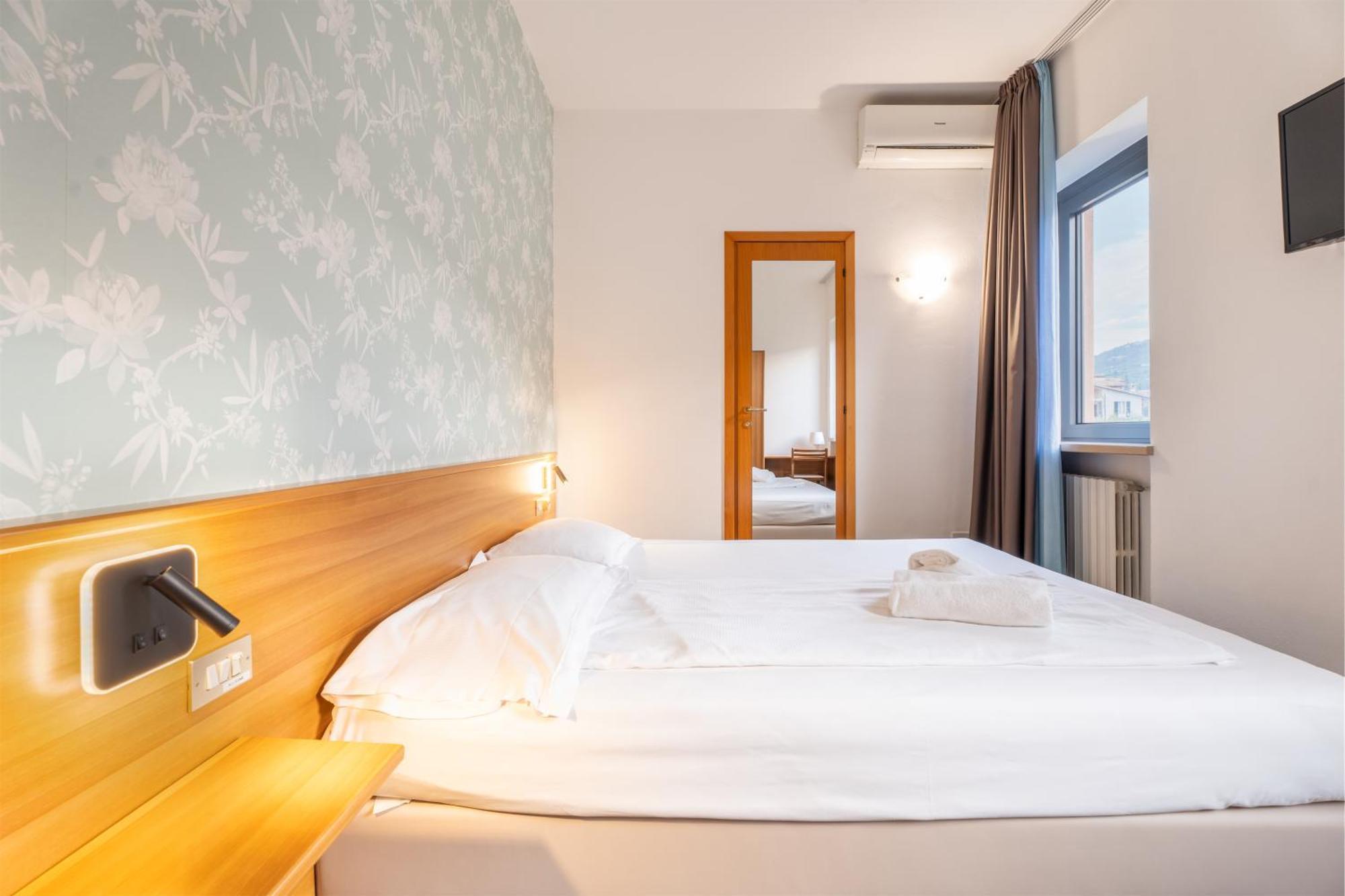 Hotel Al Castello トッリ・デル・ベーナコ エクステリア 写真