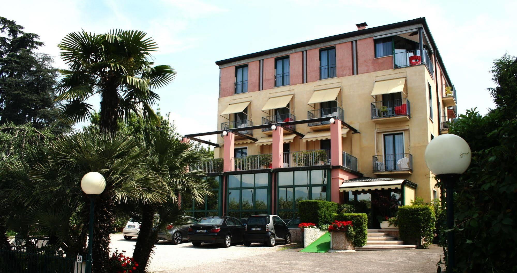 Hotel Al Castello トッリ・デル・ベーナコ エクステリア 写真